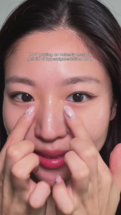 video of a women applying the hydrogel face mask and then doing her makeup