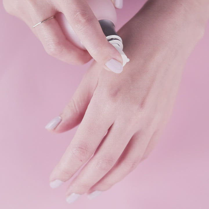 video of rubbing product content on the hand